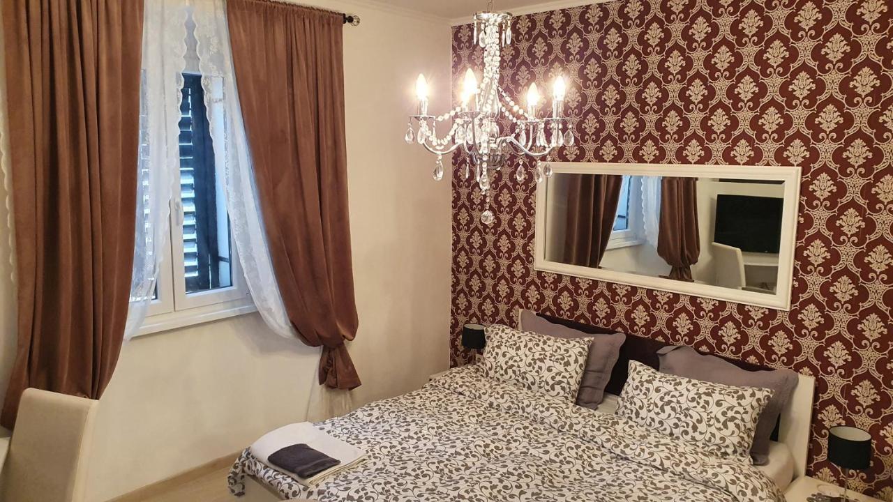 Apartments Paris Umag Exterior foto